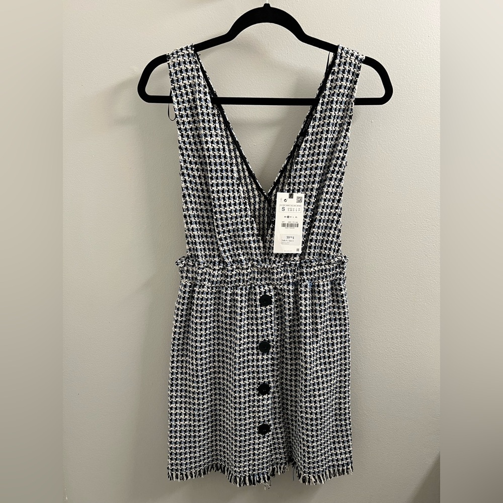 Zara dress size small never worn.